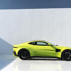 Aston Martin Vantage Lime Essence 09